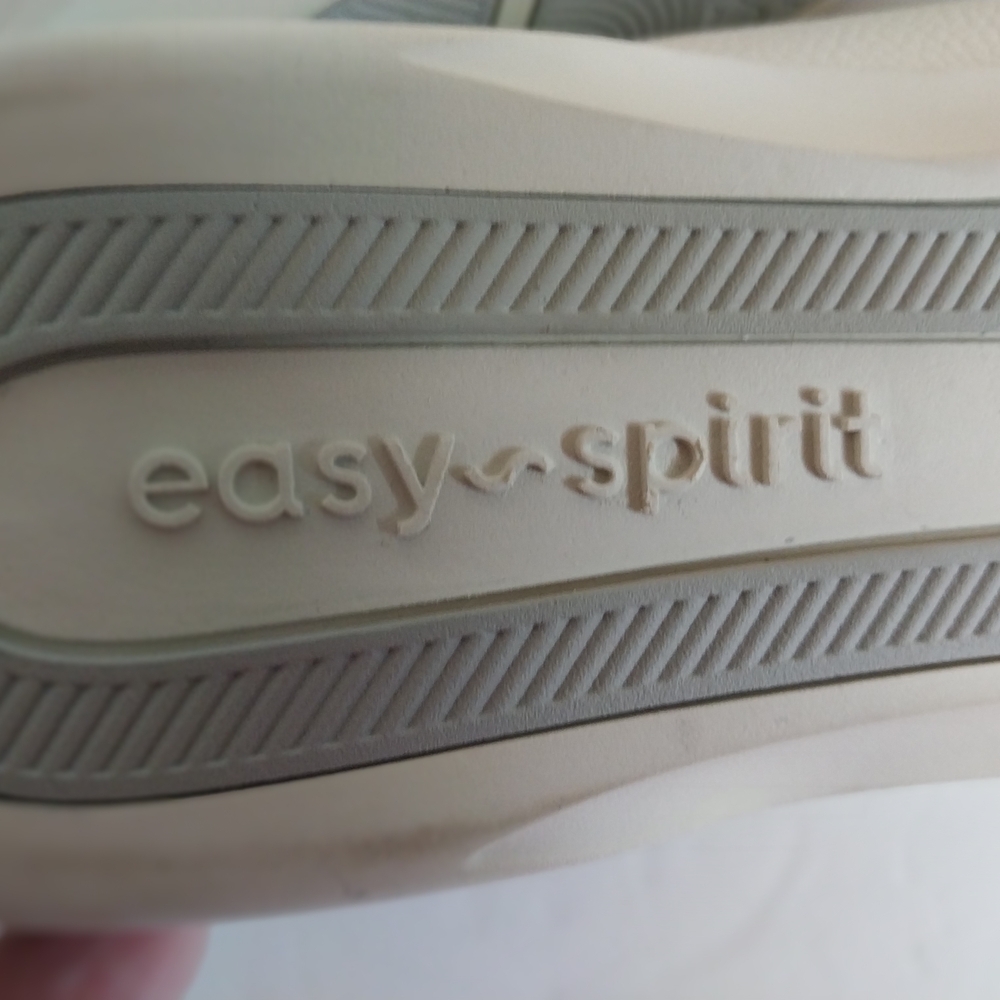 EASY SPIRIT NWOT Leather Women's Shoes White Sneakers - Picture 9 of 12